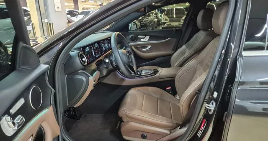 Mercedes-Benz E-Class 