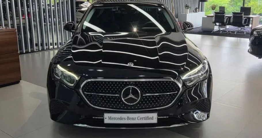 Mercedes-Benz E-Class 