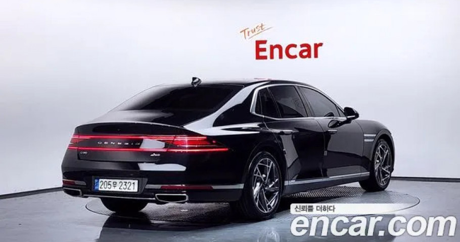 Genesis G90 
