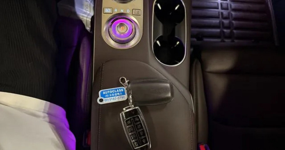Genesis Gv70 