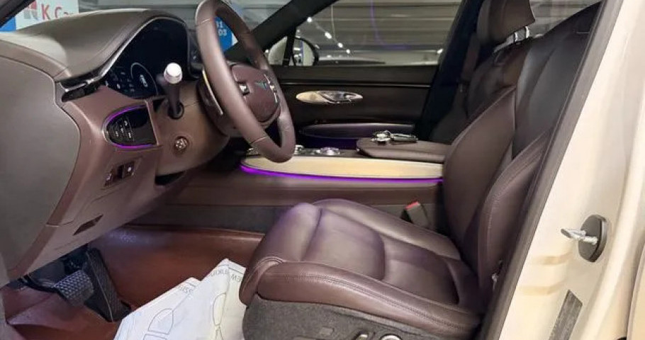Genesis Gv70 