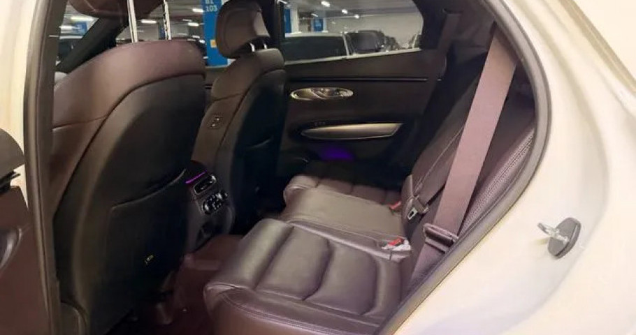 Genesis Gv70 