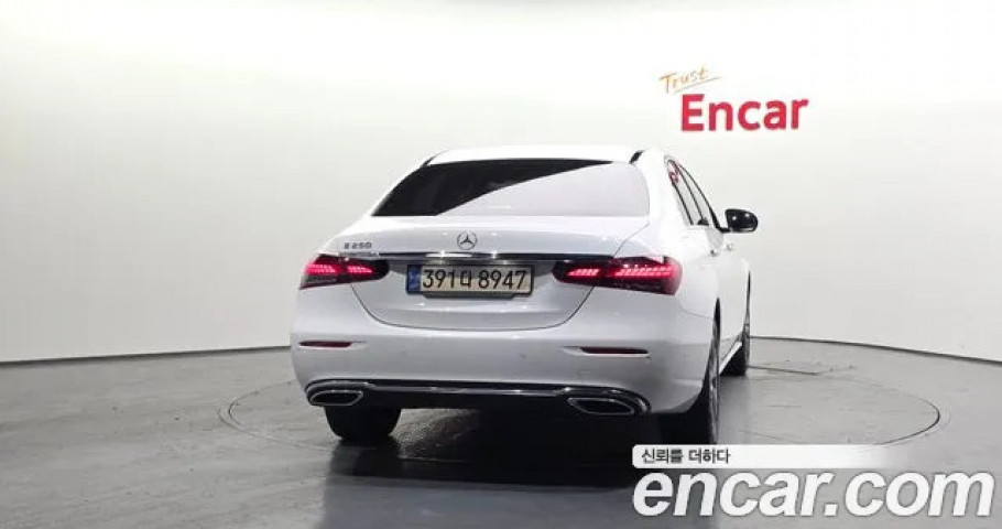 Mercedes-Benz E-Class 