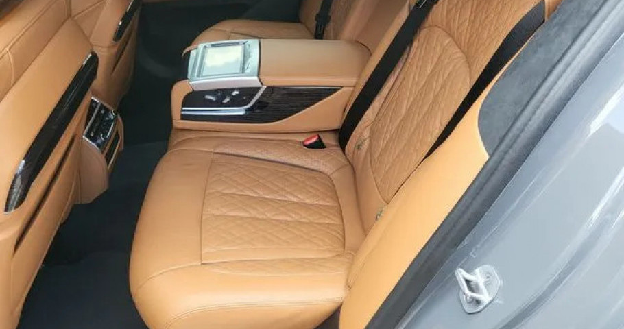 Bmw 7-Series 