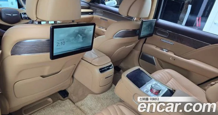 Genesis G90 