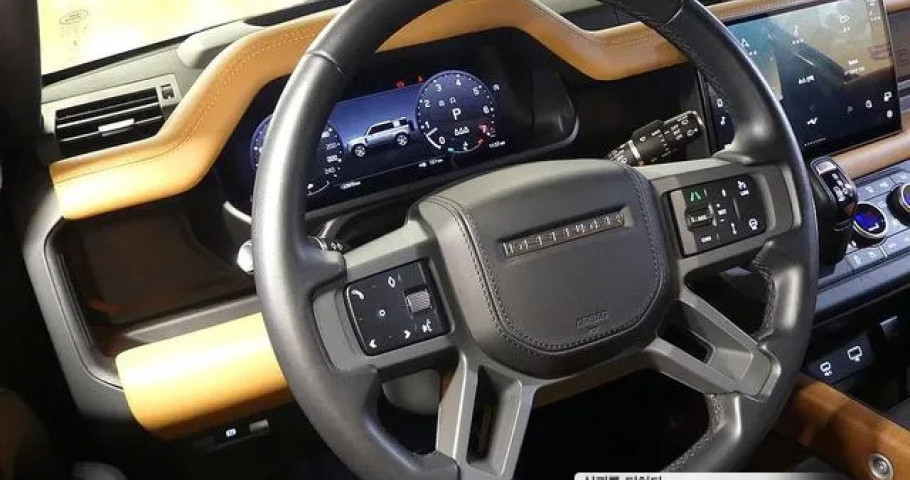 Land Rover Defender 