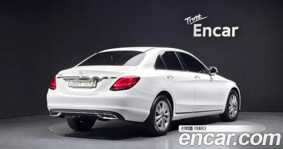 Mercedes-Benz C-Class 