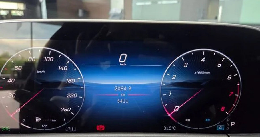 Mercedes-Benz E-Class 