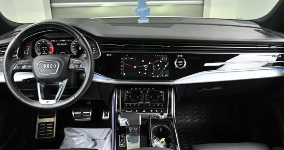 Audi Q8 