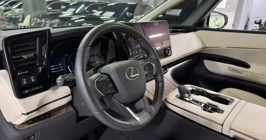 Lexus Lm 