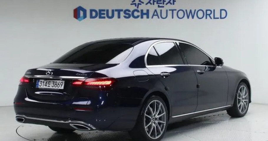 Mercedes-Benz E-Class 