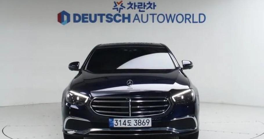 Mercedes-Benz E-Class 