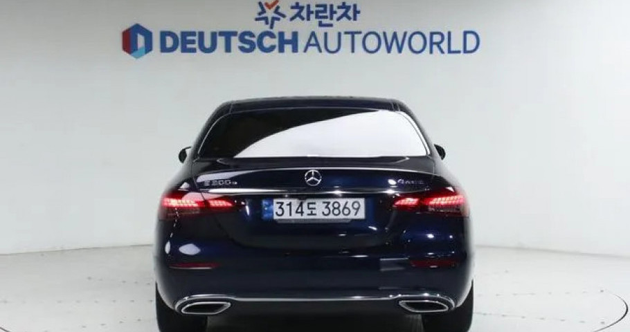 Mercedes-Benz E-Class 
