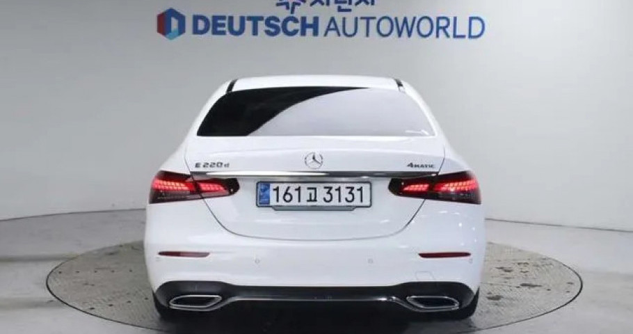 Mercedes-Benz E-Class 
