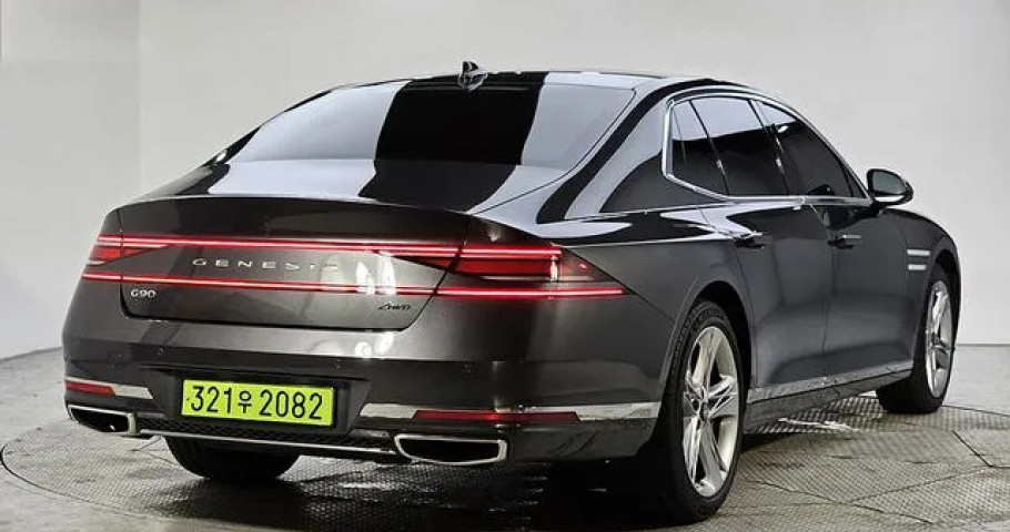 Genesis G90 