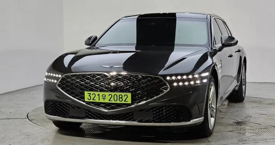 Genesis G90 