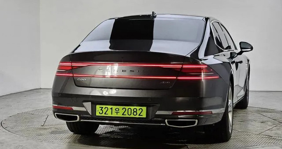 Genesis G90 