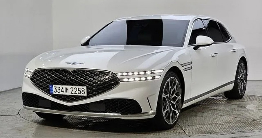 Genesis G90 