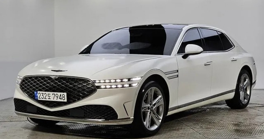 Genesis G90 