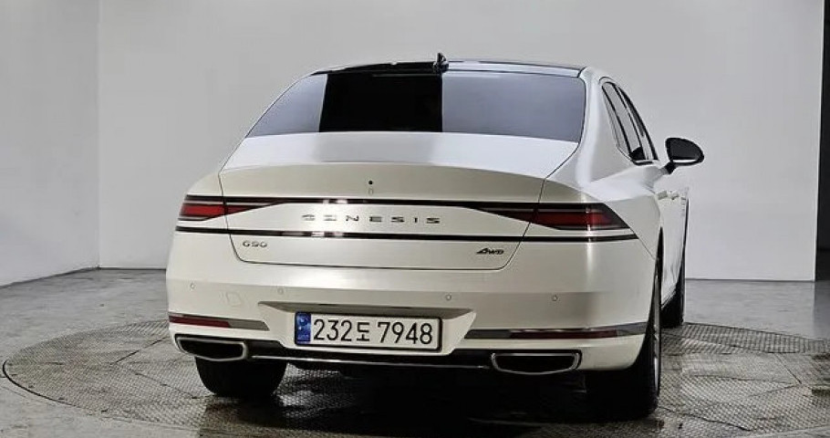 Genesis G90 