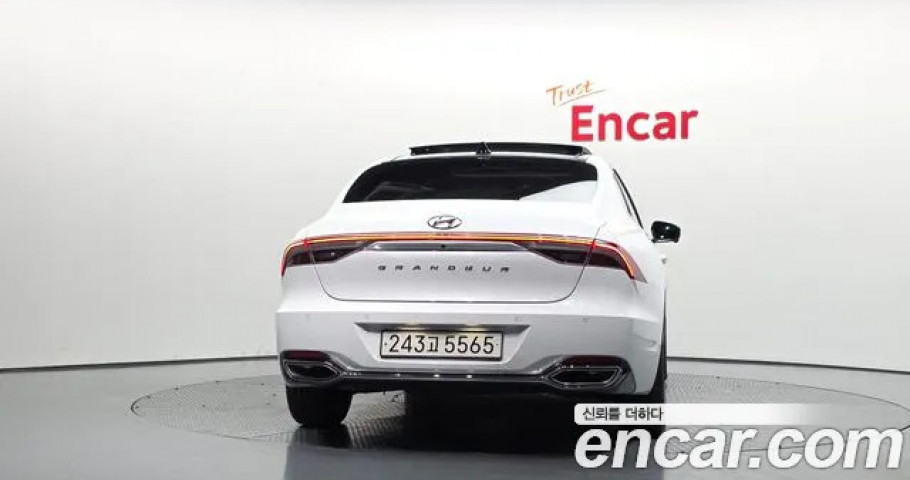 Hyundai Grandeur 