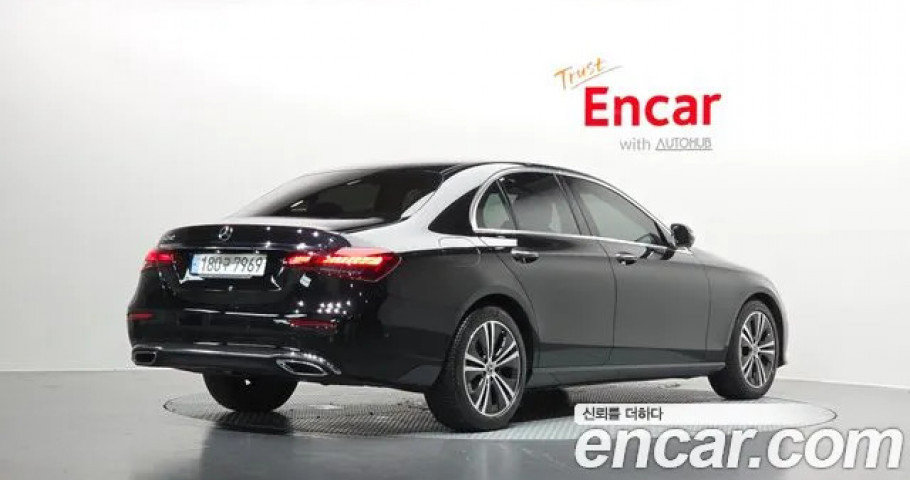 Mercedes-Benz E-Class 
