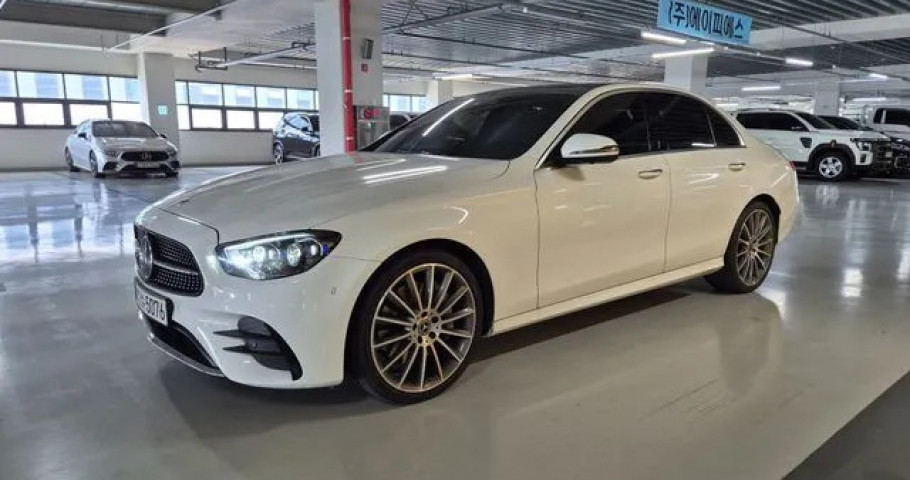 Mercedes-Benz E-Class 