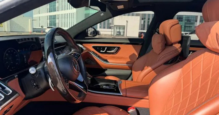 Mercedes-Benz S-Class 
