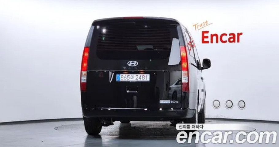 Hyundai Staria 