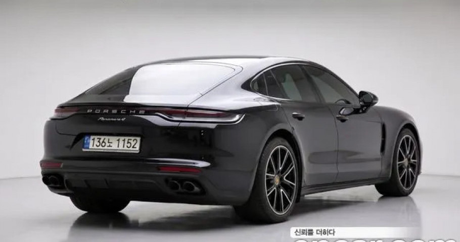 Porsche Panamera 