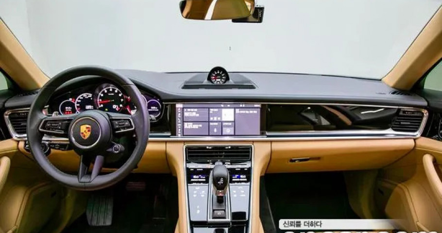 Porsche Panamera 