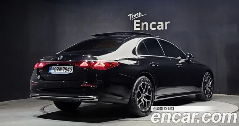 Mercedes-Benz E-Class 
