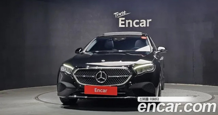 Mercedes-Benz E-Class 