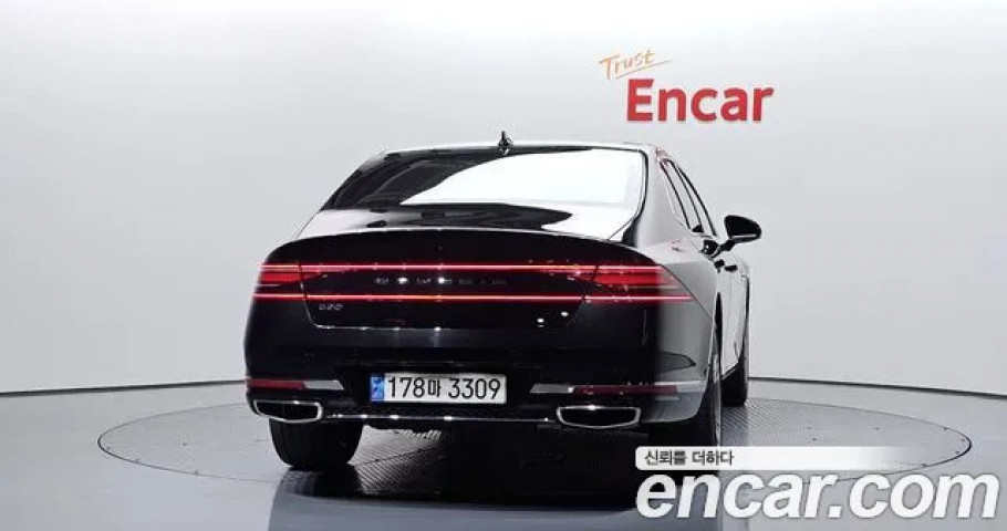 Genesis G90 