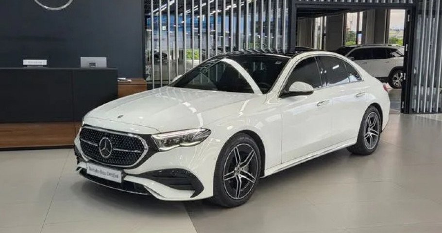 Mercedes-Benz E-Class 