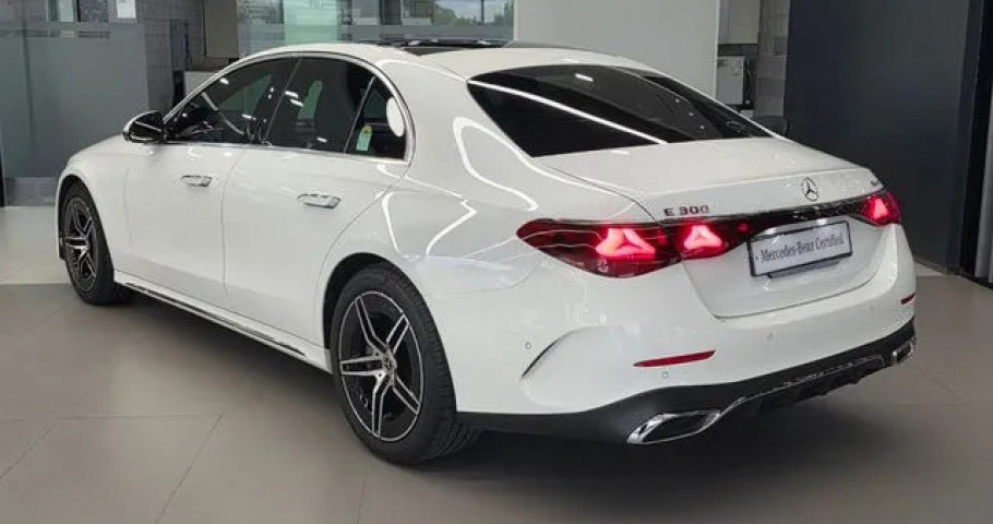 Mercedes-Benz E-Class 
