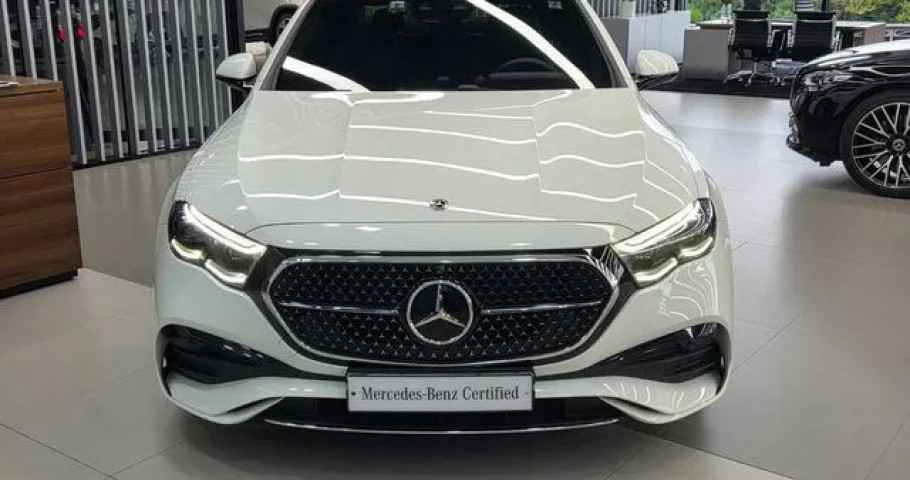 Mercedes-Benz E-Class 