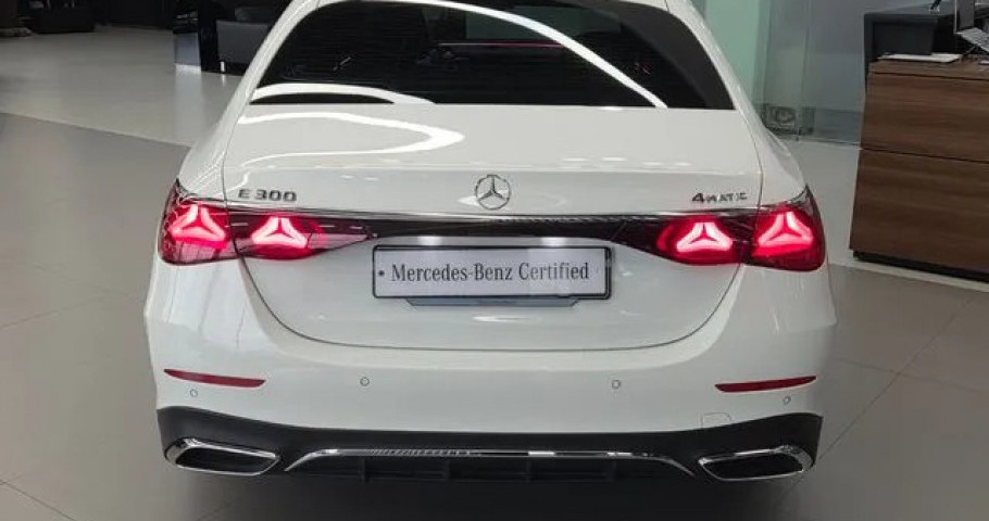 Mercedes-Benz E-Class 