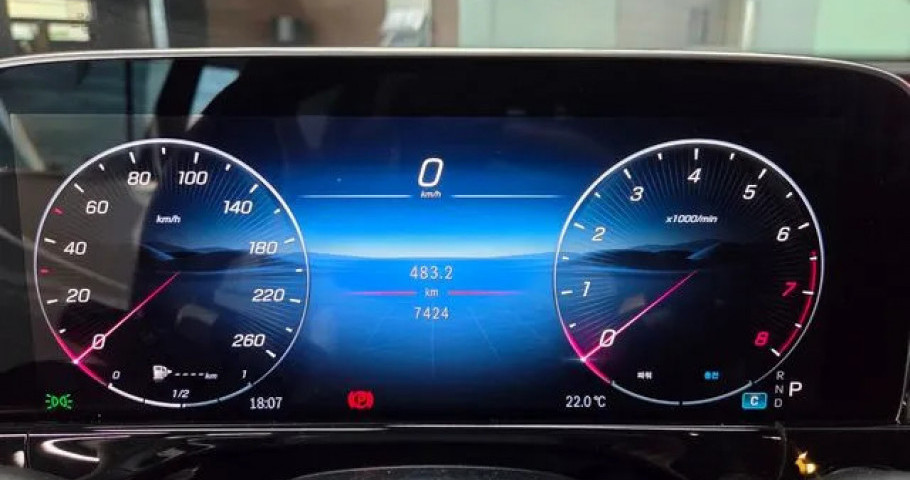 Mercedes-Benz E-Class 