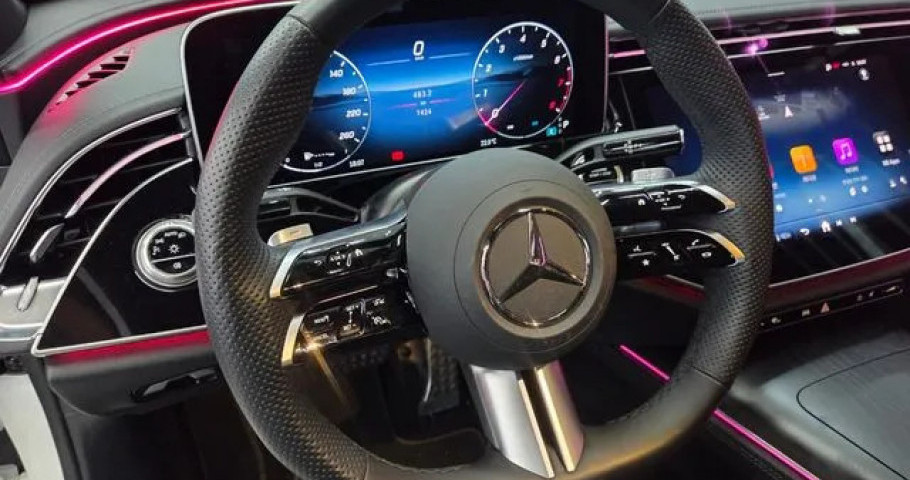 Mercedes-Benz E-Class 