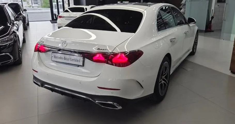 Mercedes-Benz E-Class 
