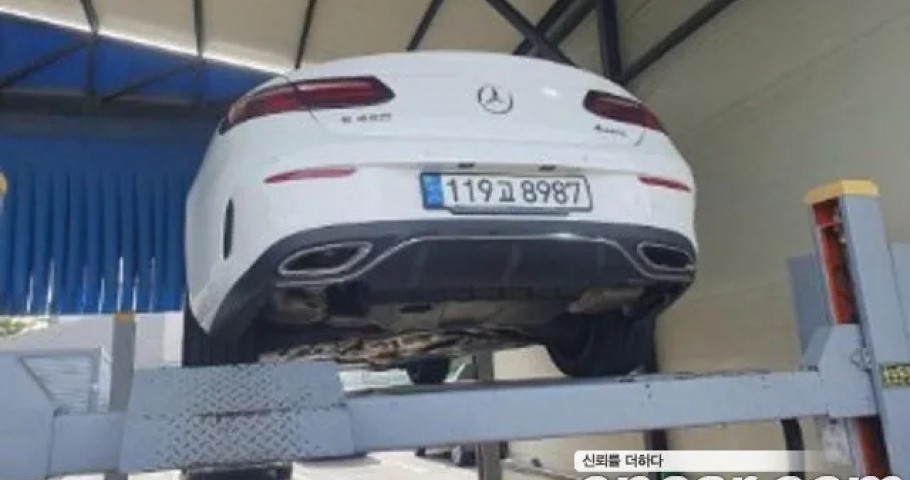Mercedes-Benz E-Class 