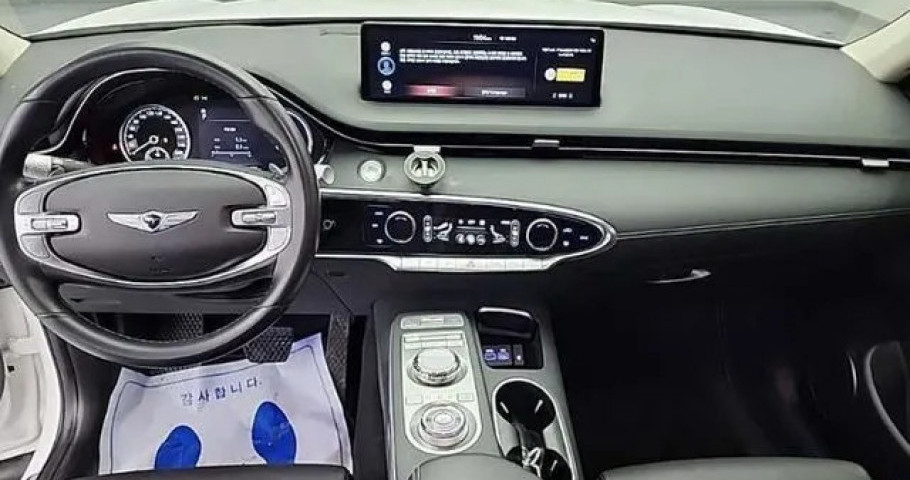Genesis Gv70 