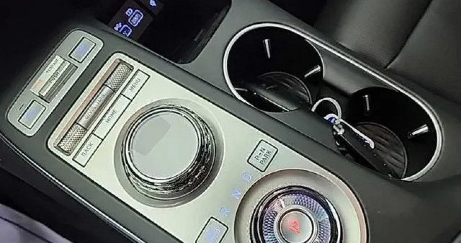 Genesis Gv70 