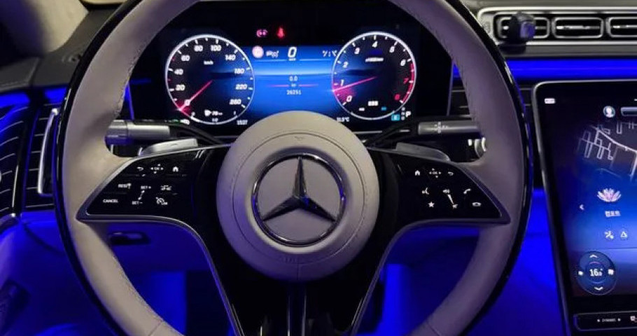 Mercedes-Benz S-Class 