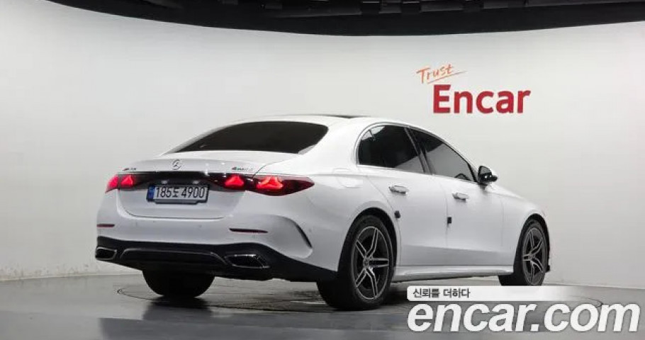Mercedes-Benz E-Class 