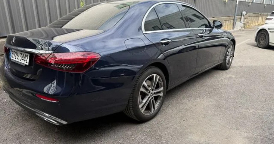 Mercedes-Benz E-Class 