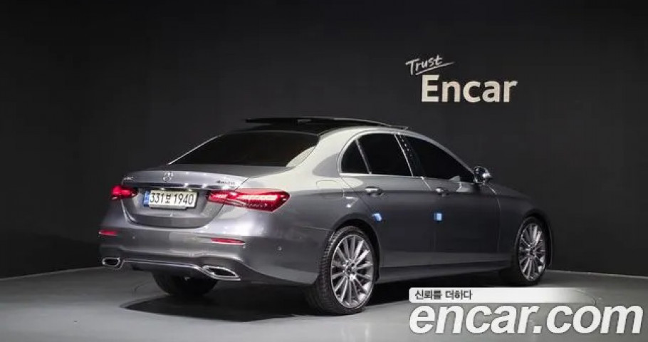 Mercedes-Benz E-Class 