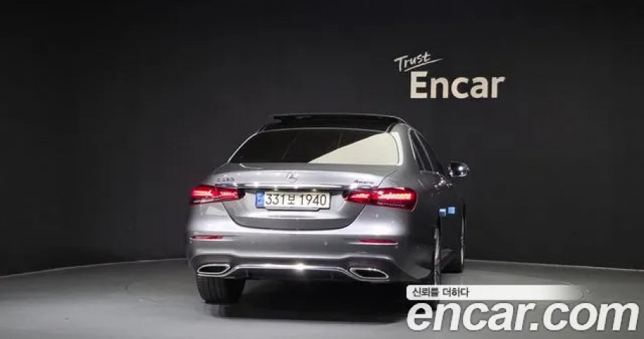 Mercedes-Benz E-Class 