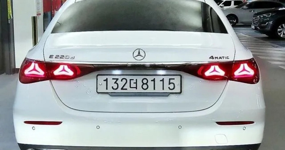 Mercedes-Benz E-Class 